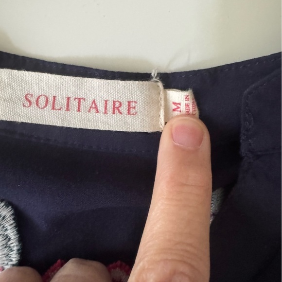 Solitaire Embroidered Tunic B-Neck Blouse  Women’s size medium - Picture 9 of 11